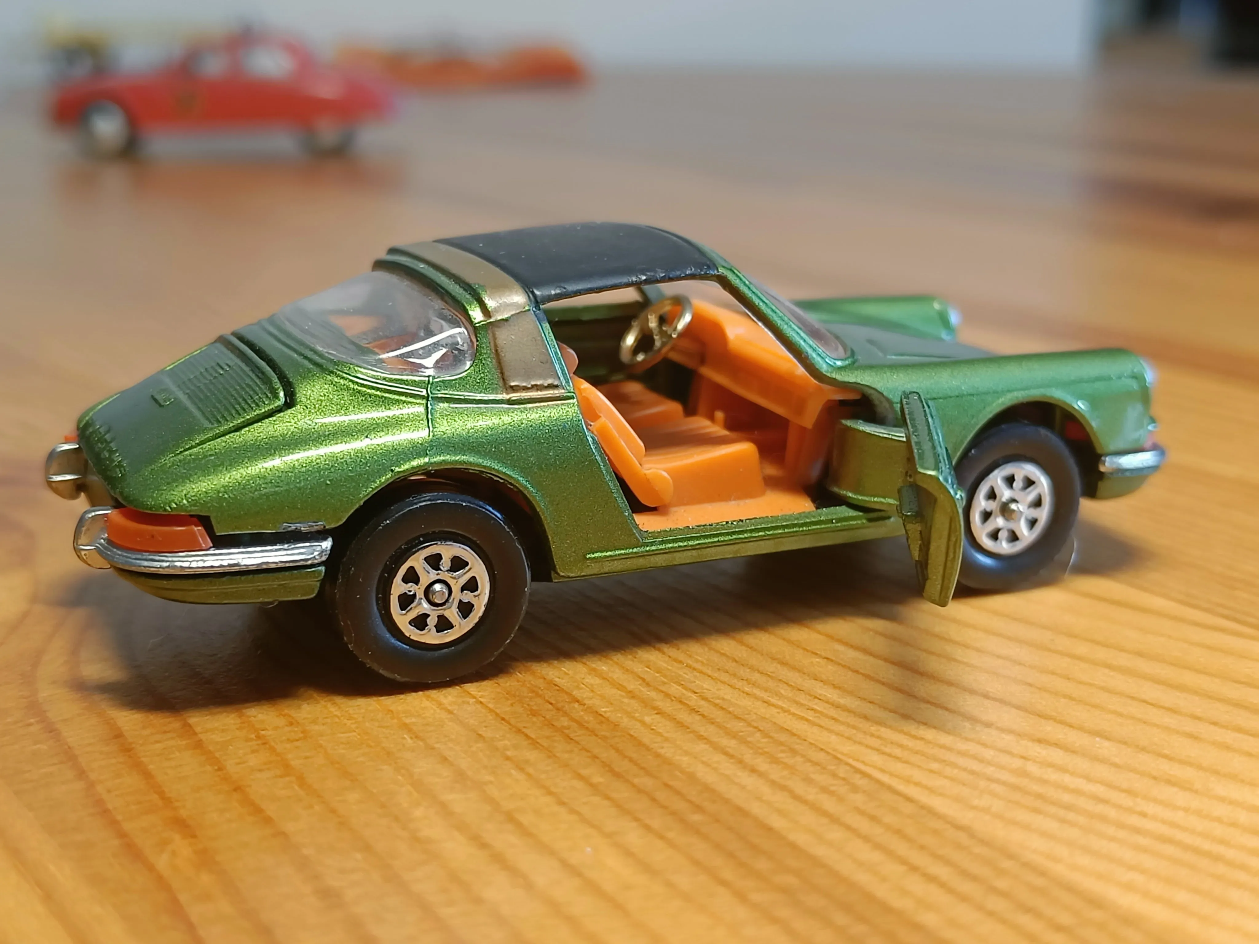 382 Porsche 911S Targa